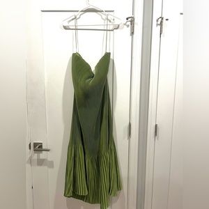 Abercrombie and Fitch Giselle Pleat Release Midi Dress